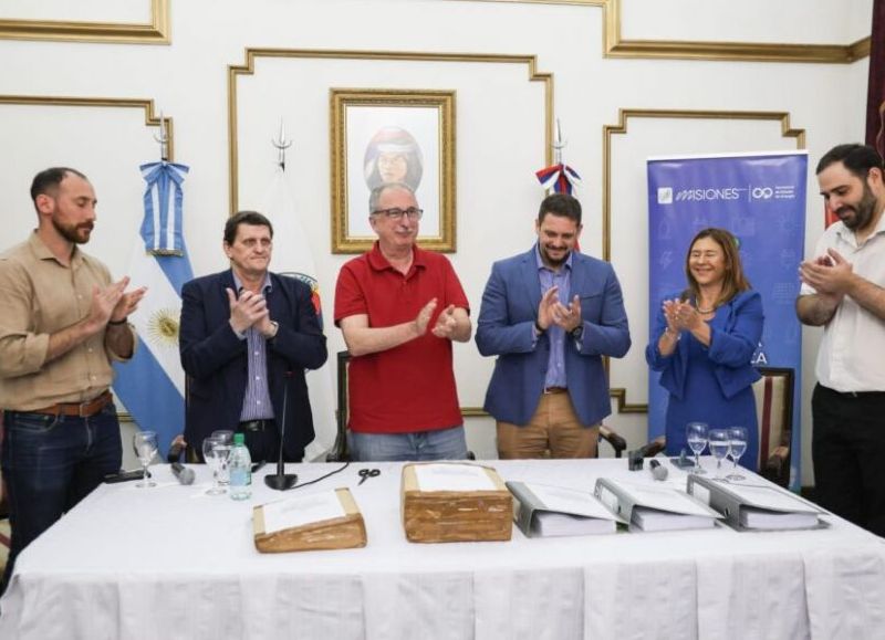 VIDEO | Passalacqua encabezó apertura de ofertas para la línea de 132 kv que abastecerá a más de 100 mil familias