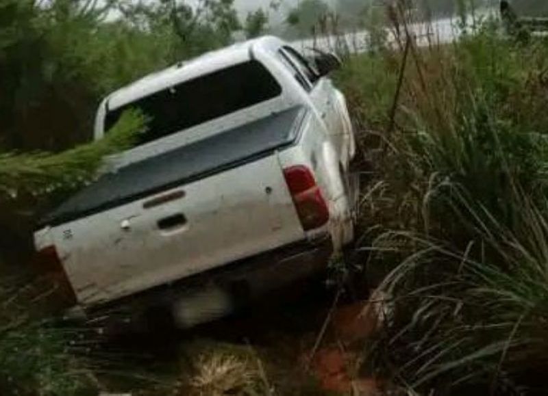 Camioneta se salió de la calzada en la Ruta 14: el conductor resultó ileso