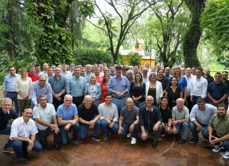 Passalacqua recibió a intendentes de diferentes municipios para evaluar el 2025 y trazar una agenda común de trabajo