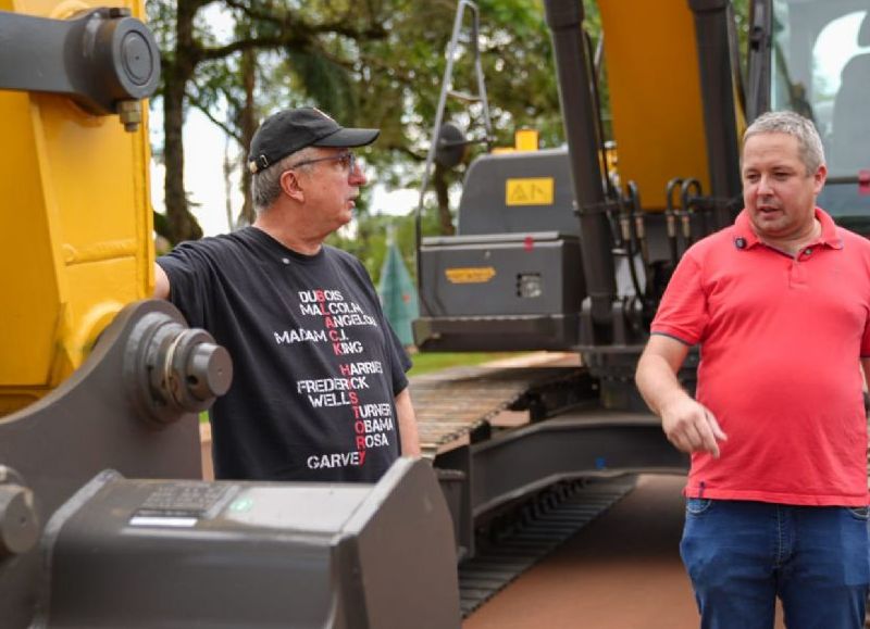 El Gobierno provincial refuerza la infraestructura vial e hídrica de Alba Posse