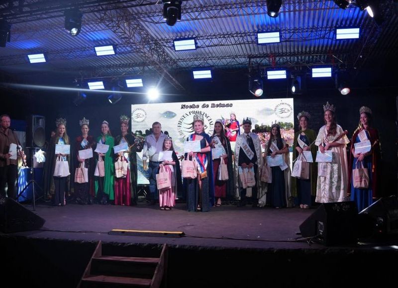 Azara coronó a Julieta Marziani como XXI Reina Provincial de la Mojarrita en una fiesta llena de música y tradición