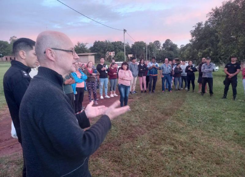 Reunión de seguridad en el barrio San Antonio de Azara
