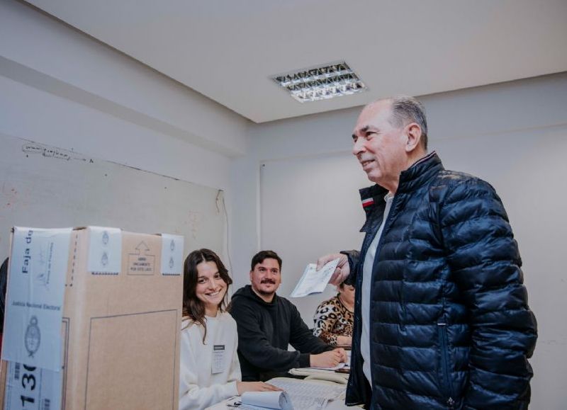 #Elecciones2025: Stelatto cumplió con su deber cívico y emitió su voto